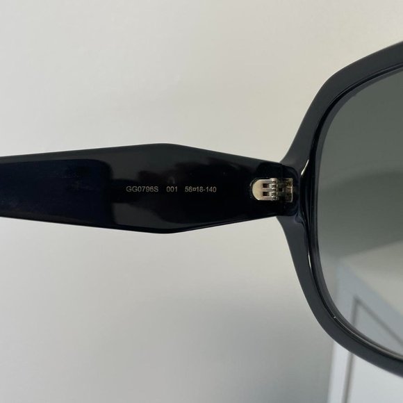 Gucci Sunglasses - Picture 4 of 5